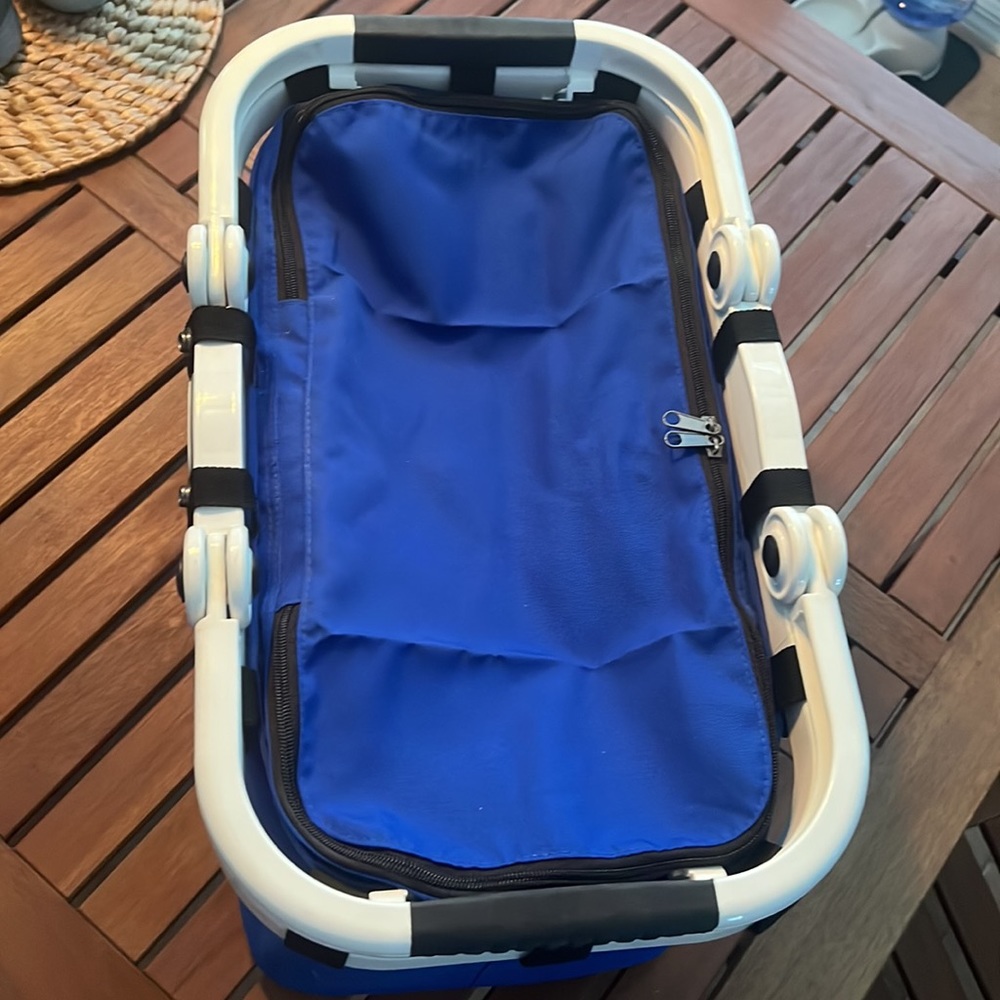 Blue white and black collapsible picnic basket with lid - Picture 5 of 9